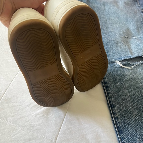 American Eagle Women’s White Sneakers Size 6 - Picture 6 of 10